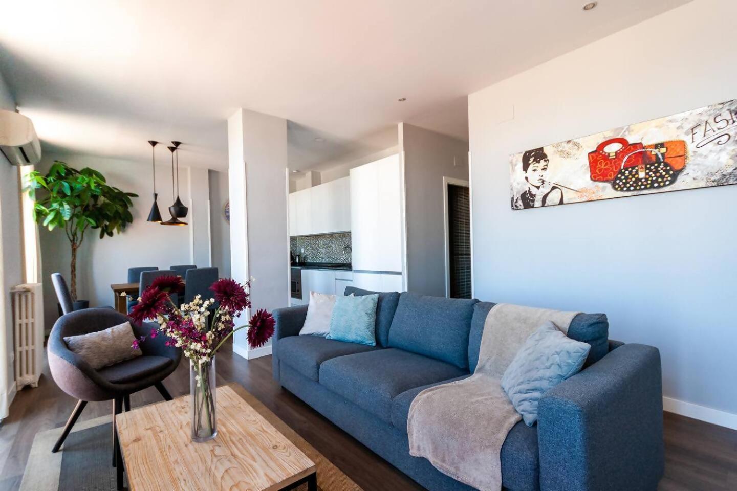 Atico En La Gran Via Con Terraza Apartment Мадрид Екстериор снимка